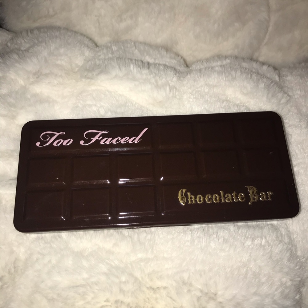 TOO FACED CHOCOLATE BAR PALETTE (Like New) !